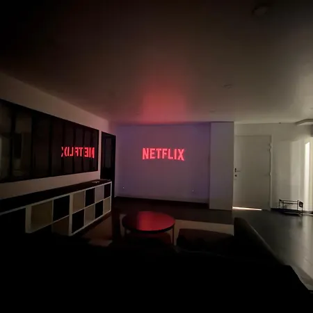 Moderne Avec Video Projecteur *