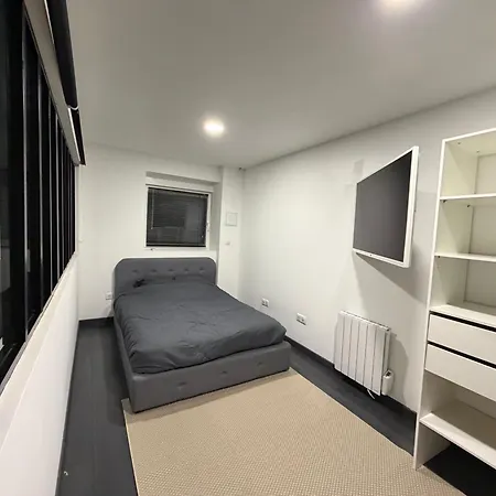 Moderne Avec Video Projecteur Μετς